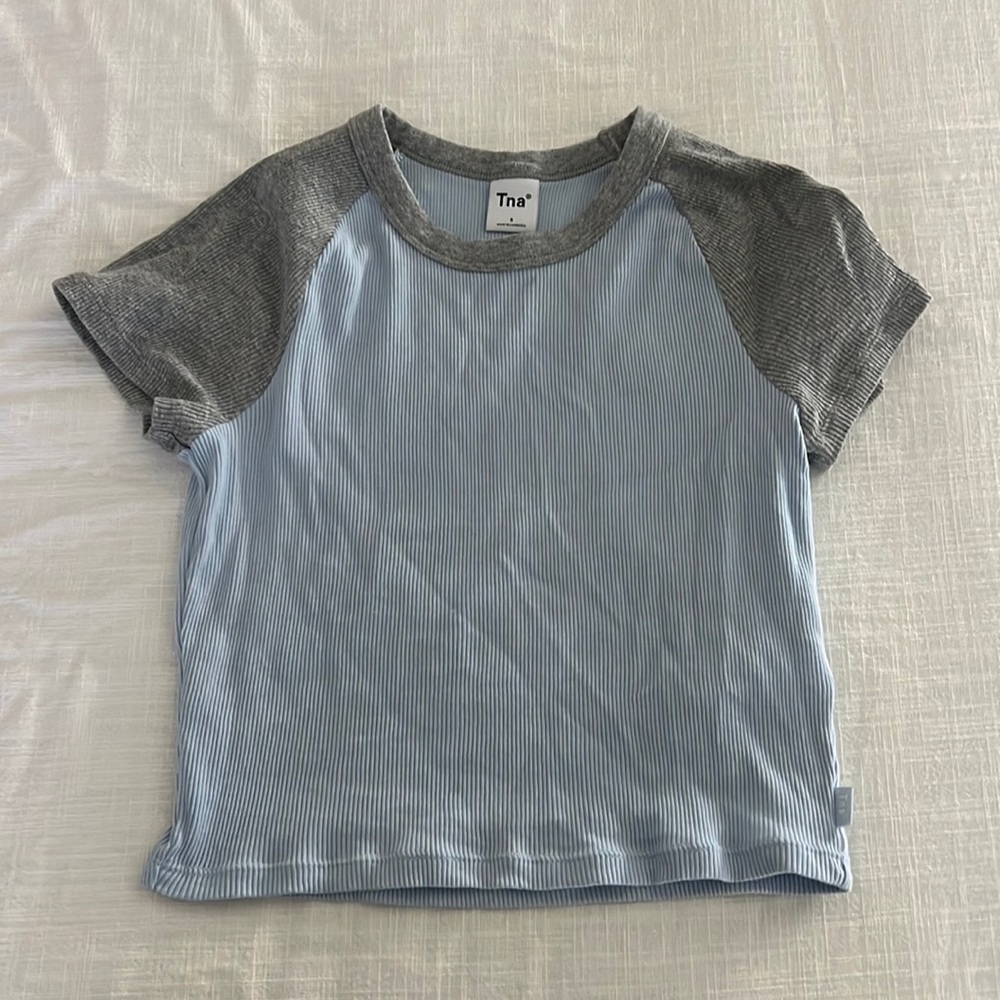 Aritzia baby tee